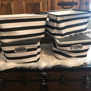 4 Fabric storage bins